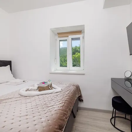 House Amnis بيت للعطل Drivenik